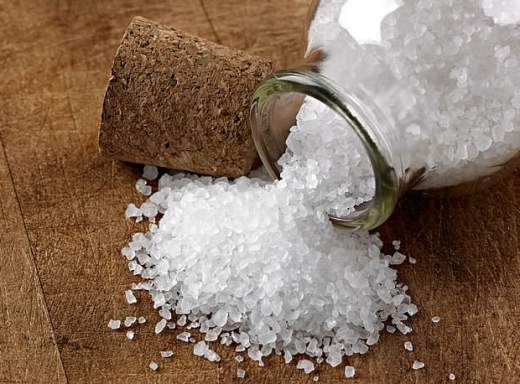 rimedio per i peli incarniti con il sale