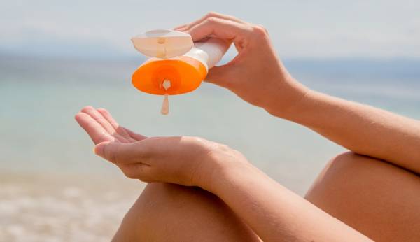 crema solare per idratare la pelle